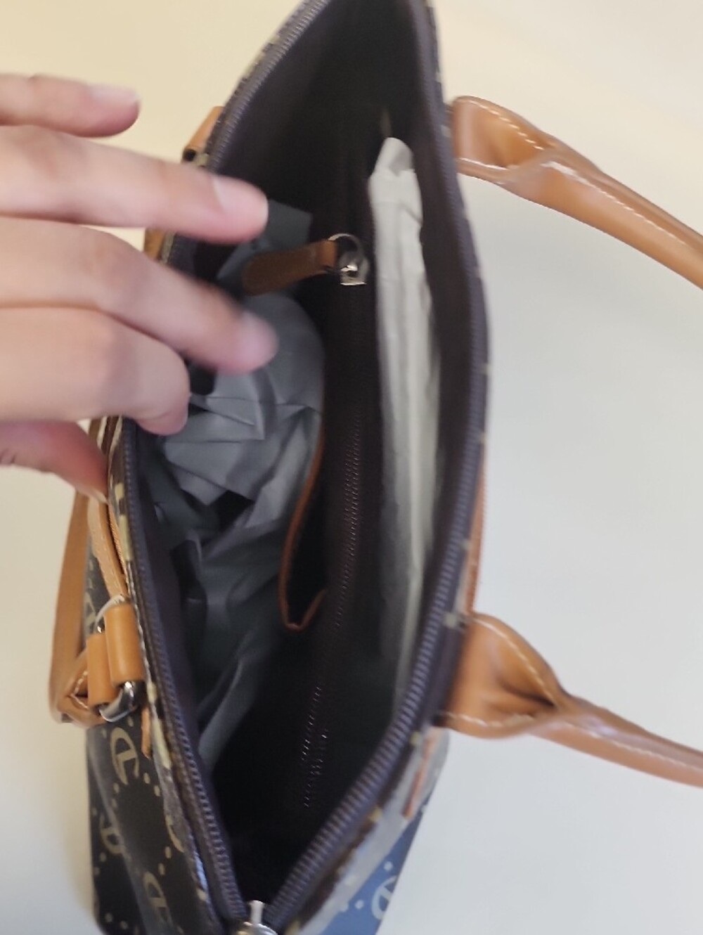 Women's Black & Tan Logo Satchel Handbag - Picture 8 of 11